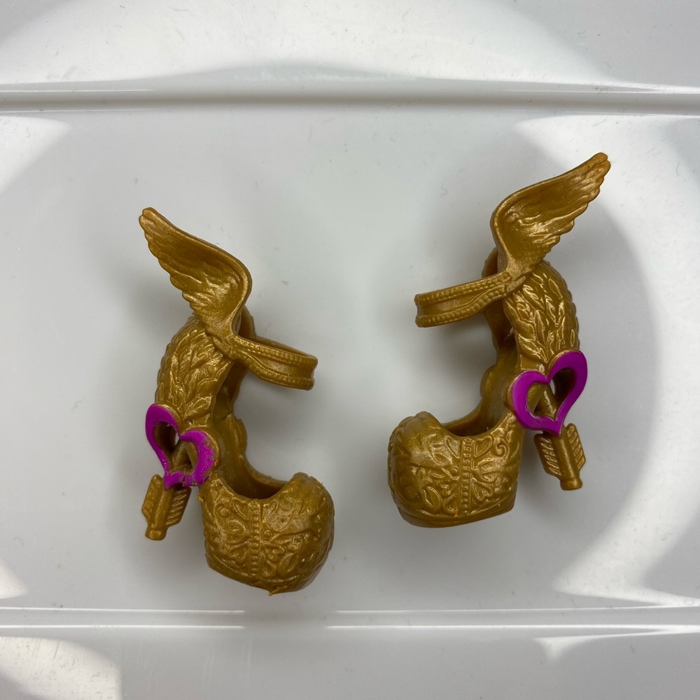 Ever After High - C.A. Cupid - First Chapter - Gold and Pink Heel Shoes Only